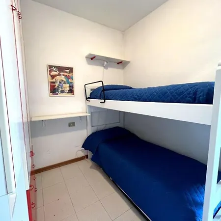 Delightful Seaside Flat With Ac - Beahost Daire *