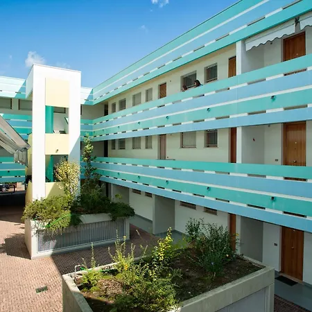 Delightful Seaside Flat With Ac - Beahost