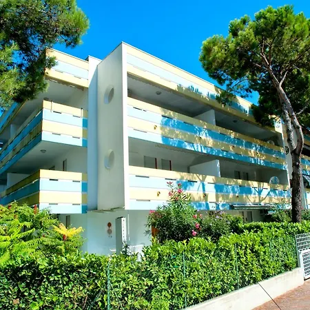 Delightful Seaside Flat With Ac - Beahost 비비오네