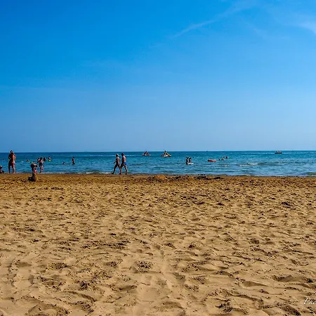 Delightful Seaside Flat With Ac - Beahost Апартаменты Бибионе